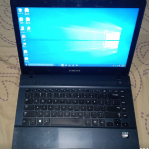Laptop SAMSUNG NP275E4V AMD E1-1500