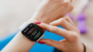 5 Manfaat Smartwatch Untuk Kesehatan Tubuh